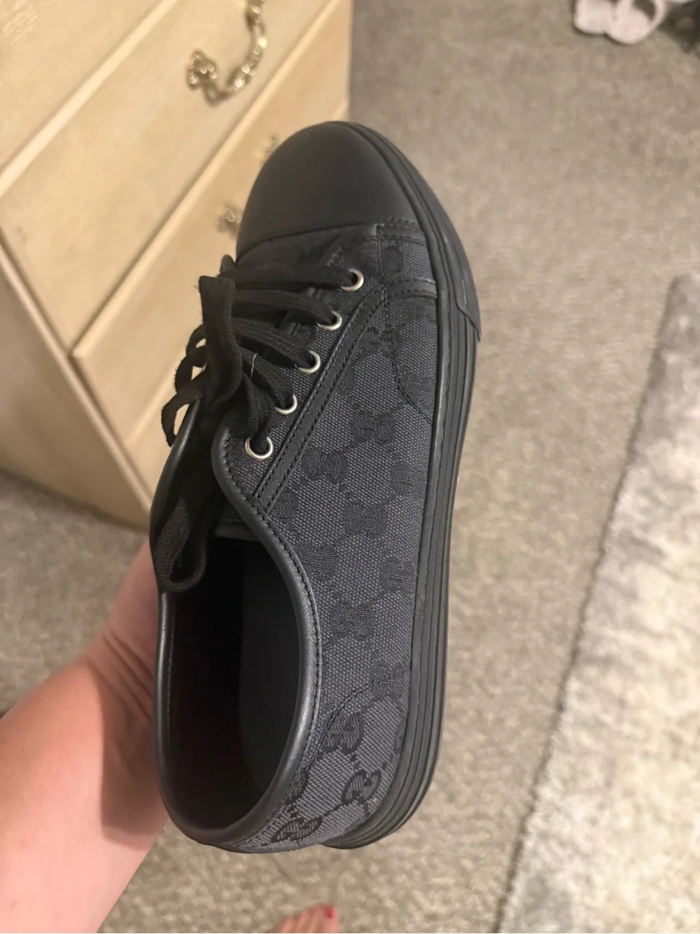 Gucci black low